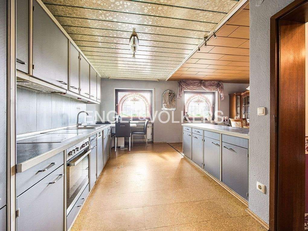 Immobilie in Altdorf bei Nürnberg - Modernisierungsobjekt: großzügige DHH inkl. S-Bahn-Anschluss - Bild 2