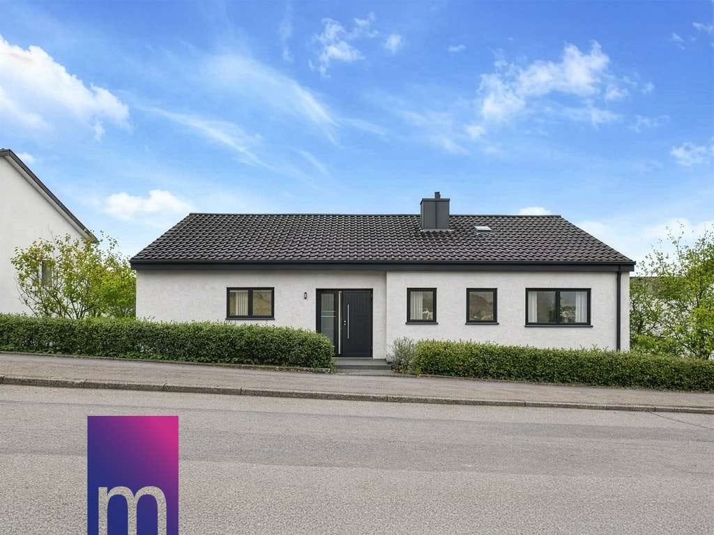 Immobilie in Hochdorf - Eigenheim zum Selbstverwirklichen – Toller Garten und 6,5 Zimmer warten auf neue Ideen - Bild 4