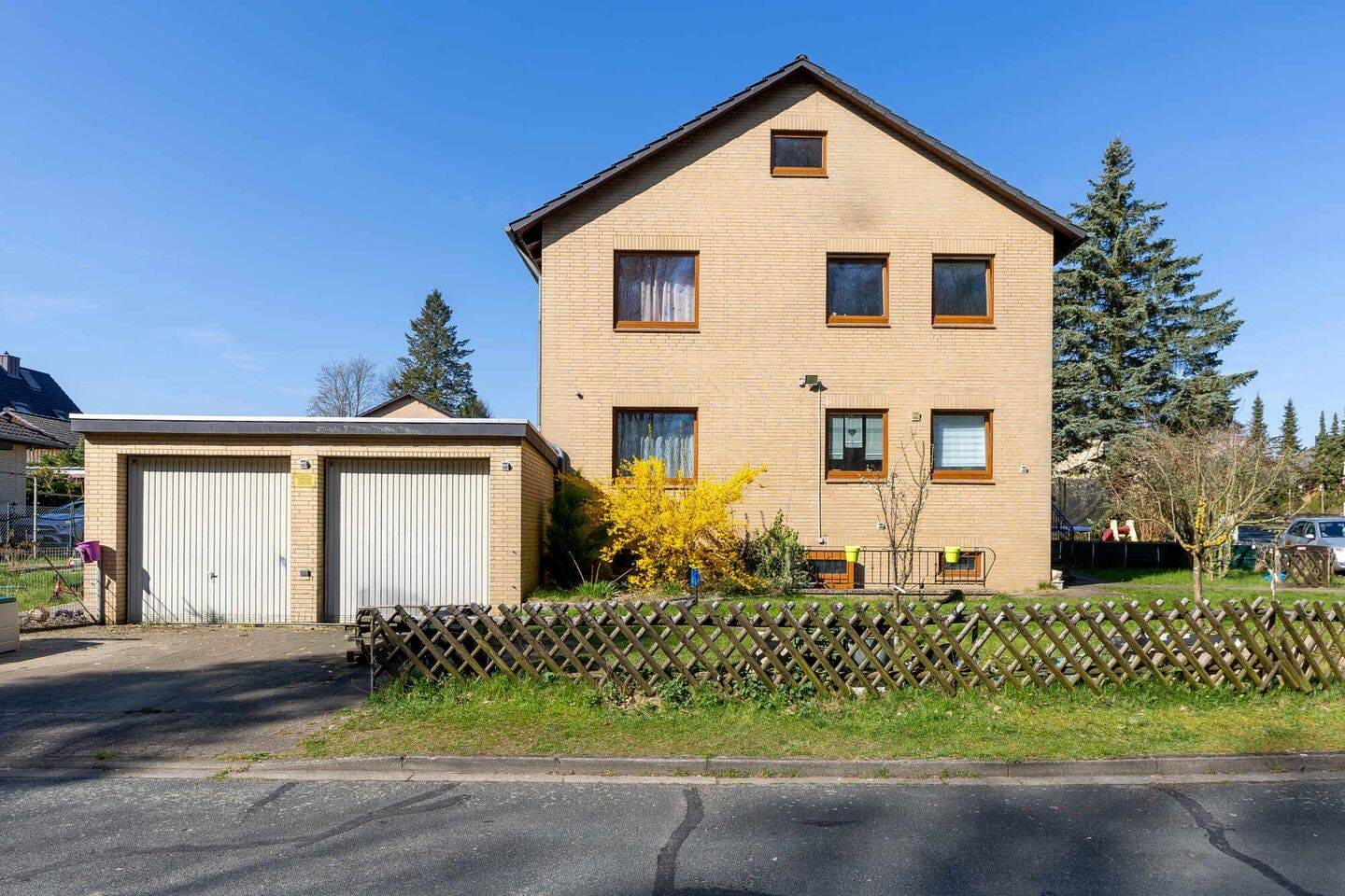 Immobilie in Bienenbüttel - Vermietetes Zweifamilienhaus in Bienenbüttel - Bild 1