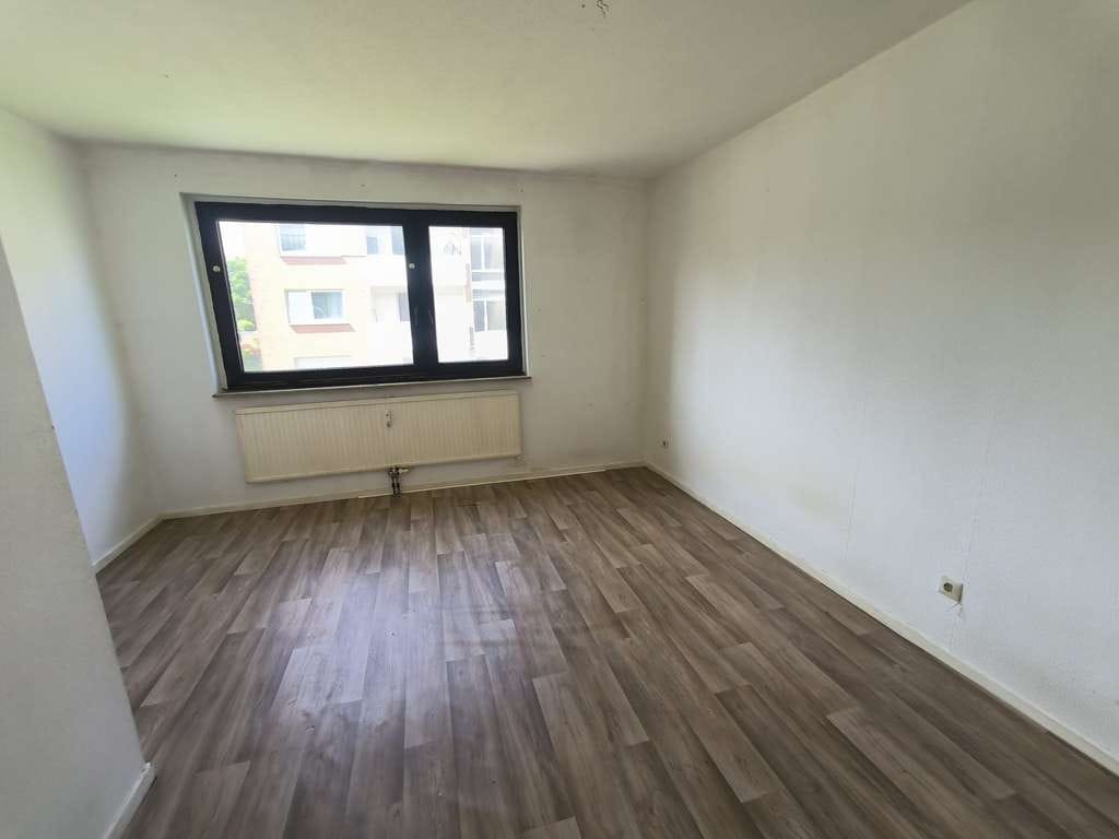 Immobilie in Übach-Palenberg - MGI - Sanierungsbedürftige Eigentumswohnung in Übach-Palenberg - Bild 0