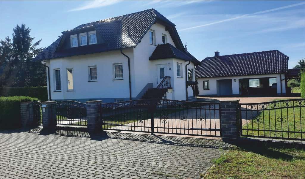 Immobilie in Rietzneuendorf-Staakow - Traumhaftes Einfamilienhaus mit Vollkeller und großzügiger Garage / Werkstatt - Bild 0