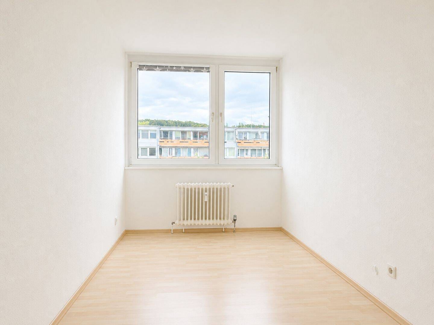 Immobilie in Taunusstein - Wohnen über den Dächern von Taunusstein - Lichtdurchflutete 4 Zimmer mit Balkon - Bild 3
