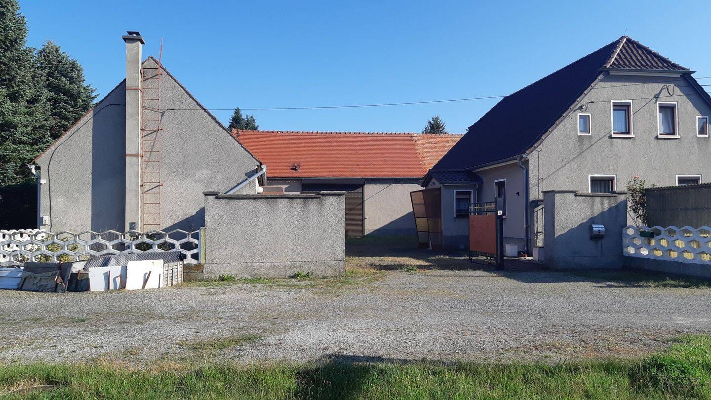 Immobilie in Oßling - Wóslink - Einfamilienhaus in ruhiger Lage mit Nebengebäuden - Bild 0