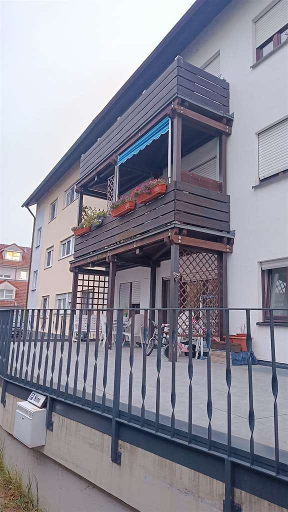 Immobilie in Rheinstetten - Großzügige Eigentumswohnung in gepflegtem 4-Parteienhaus mit 120 m² Wohnkomfort - Bild 0
