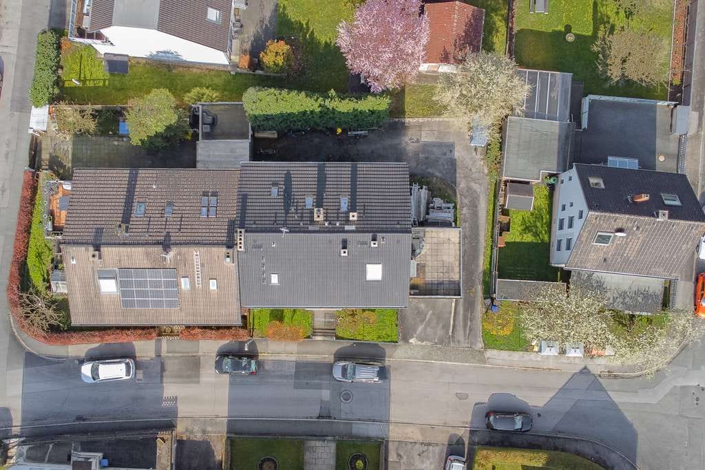Immobilie in Witten - 5 Einheiten – 4 Garagen – Dachterrasse – modernisiert - Bild 2