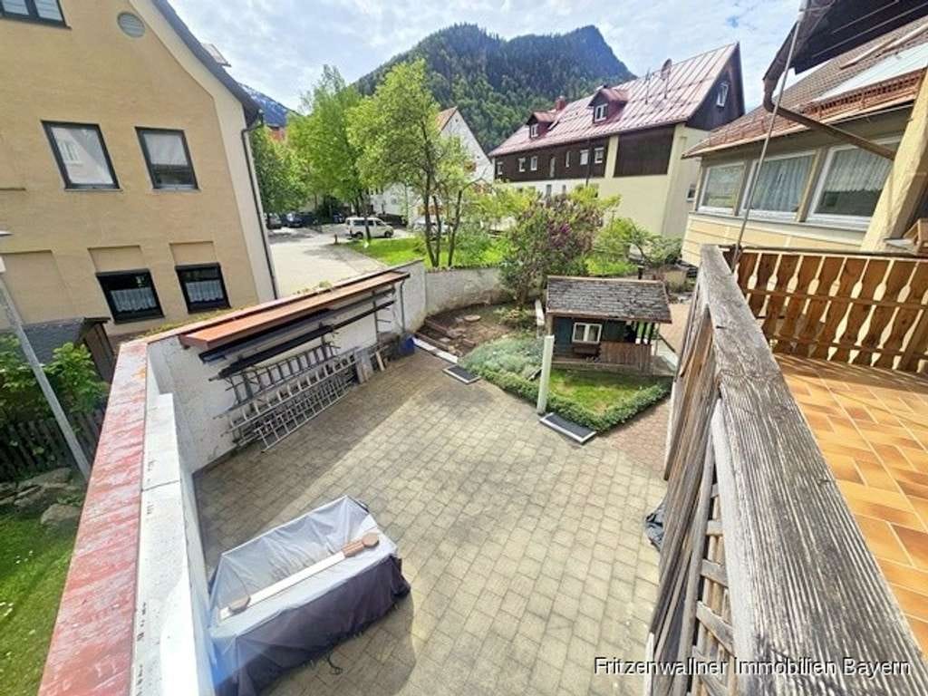 Immobilie in Immenstadt im Allgäu - Großzügige Hauptwohnung mit separatem Altbau – ideal für Familie & Mehrgenerationen. - Bild 3