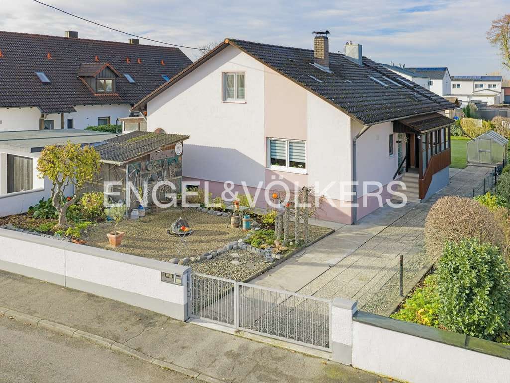 Immobilie in Baar-Ebenhausen - Großes Einfamilienhaus in ruhiger Wohnlage von Baar-Ebenhausen - Bild 0