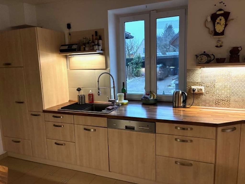Immobilie in Stralendorf - Einfamilienhaus mit schönem Grundstück, voll unterkellert, Doppelcarport und Kaminofen - Bild 3
