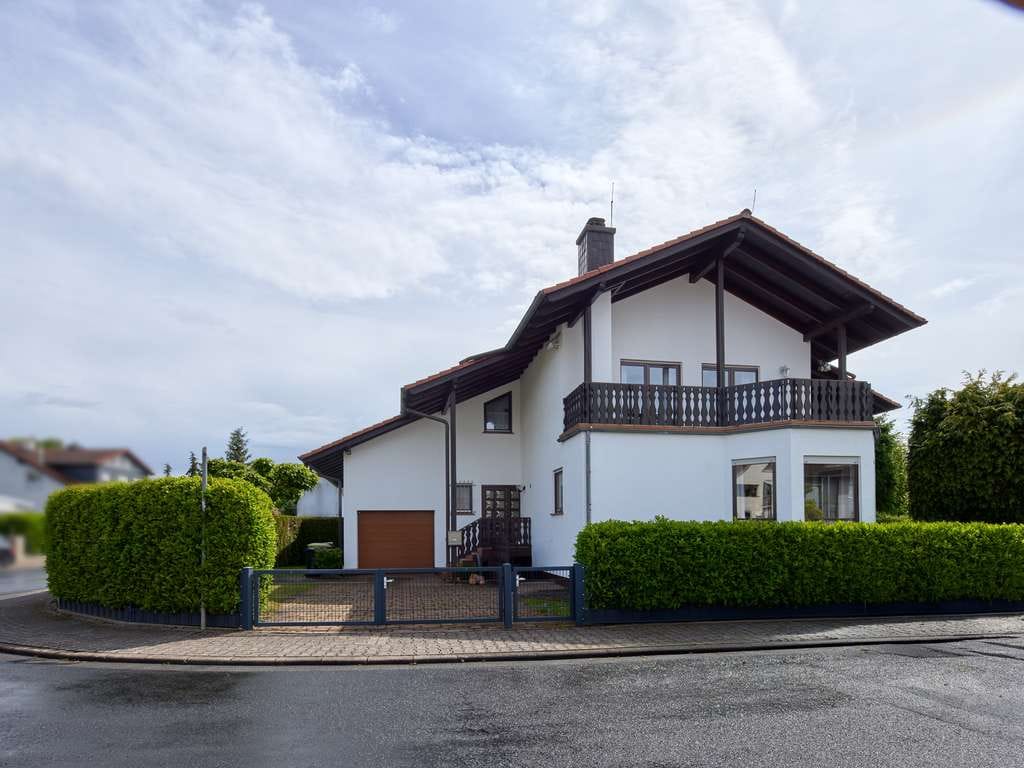 Immobilie in Langenselbold - Großzügiges Einfamilienhaus mit Einliegerwohnung, Sauna & großem Grundstück in Langenselbold - Bild 1