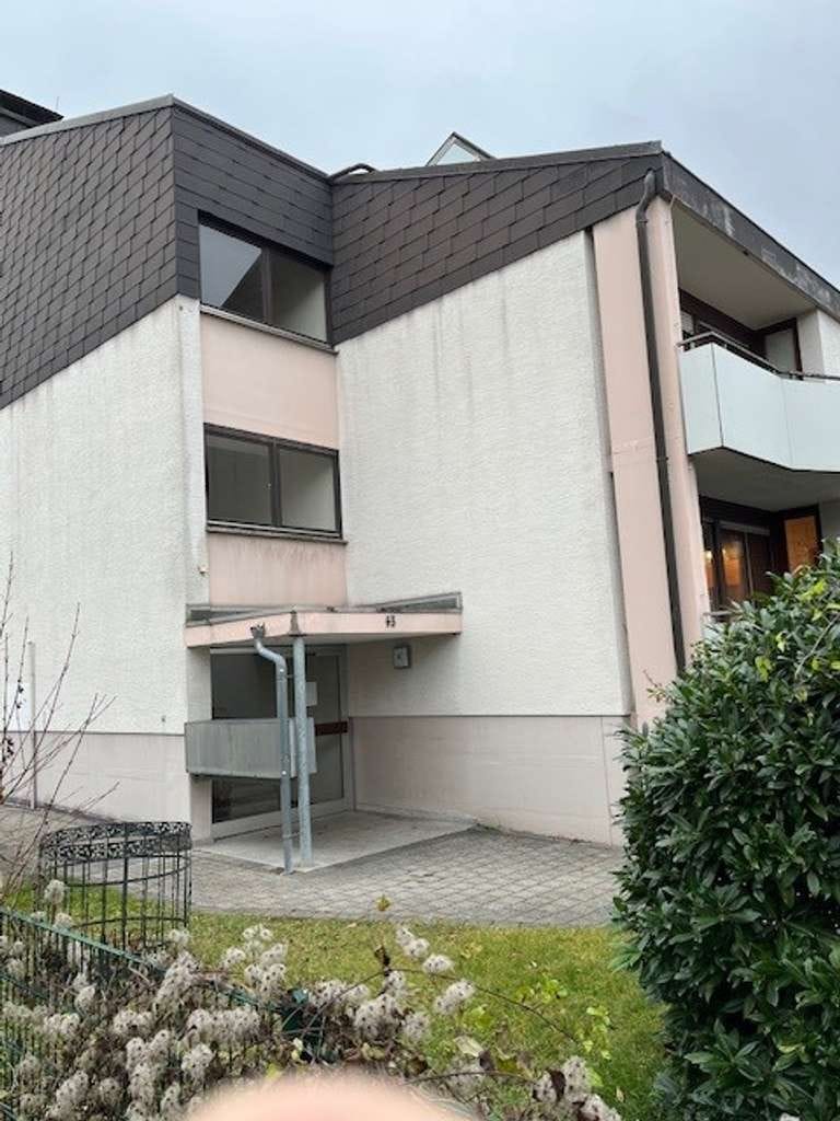 Immobilie in Freiburg im Breisgau - 1,5-Zimmer Wohnung mit Balkon im EG sowie 2-Zimmer im UG mit PKW-Stellplatz in Freiburg-Haslach   - Bild 1