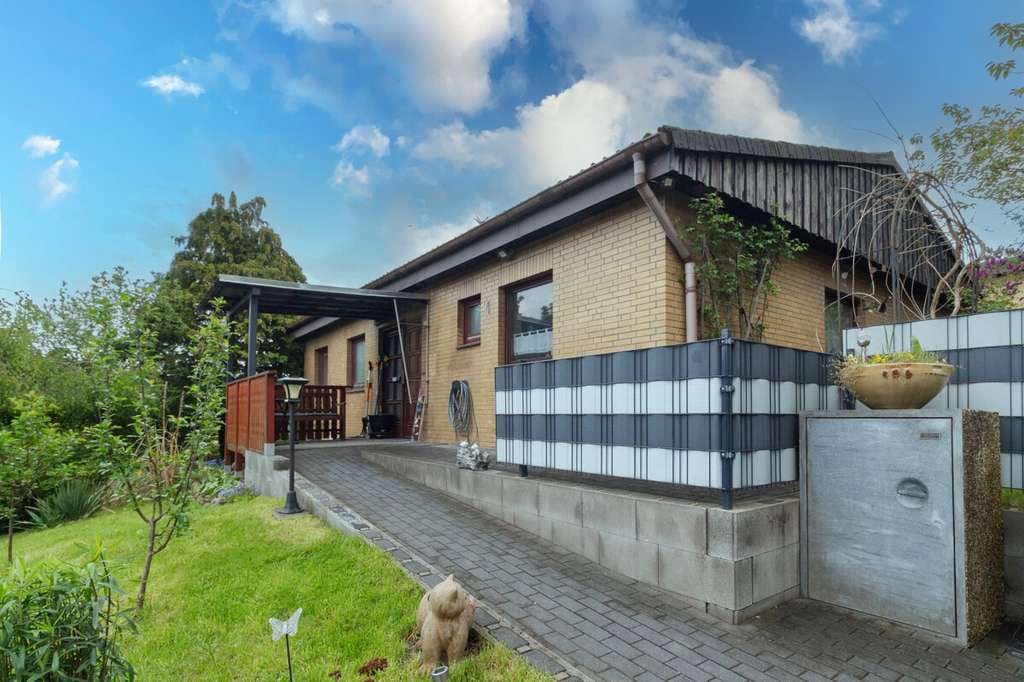 Immobilie in Grebin - Solides und massive Einfamilienhaus in herrlicher Wohnlage von Grebin - Bild 1