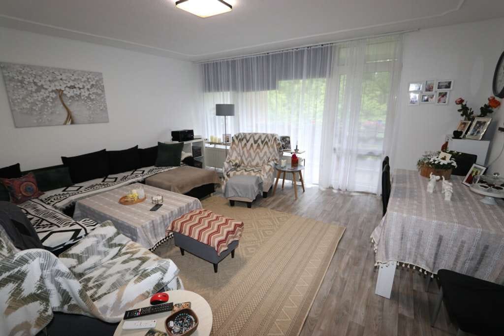 Immobilie in Kaarst - + Kaarst-Ost + 3-Zimmer-Wohnung + 1. OG + ca. 79 m² Wohnfläche + Vermietet + - Bild 1