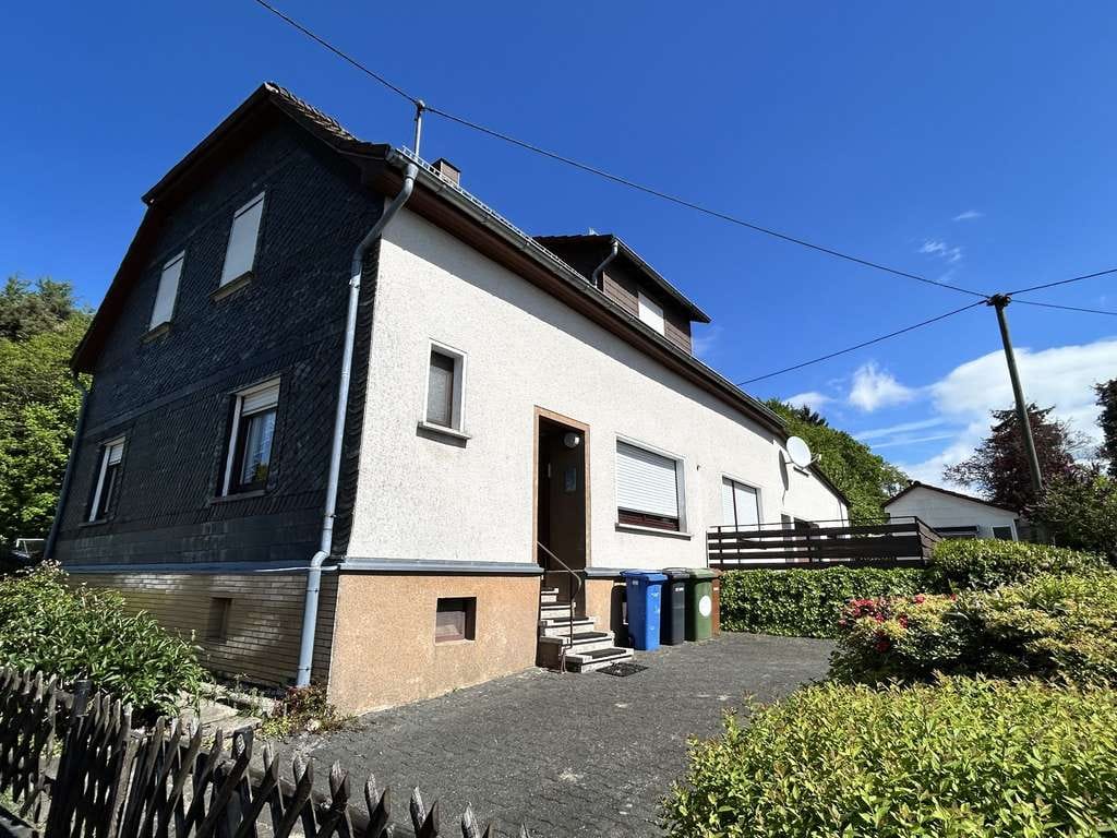 Immobilie in Oberdreis - Oberdreis, Großes Einfamilienhaus mit 3 Garagen und großem Grundstück - Bild 3