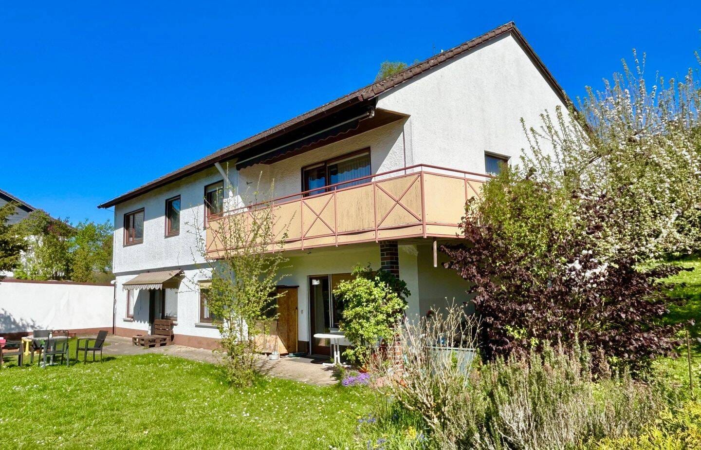 Immobilie in Bad Kissingen - Mittelpunkt für die Familie mit Garten und Garage - Bild 2