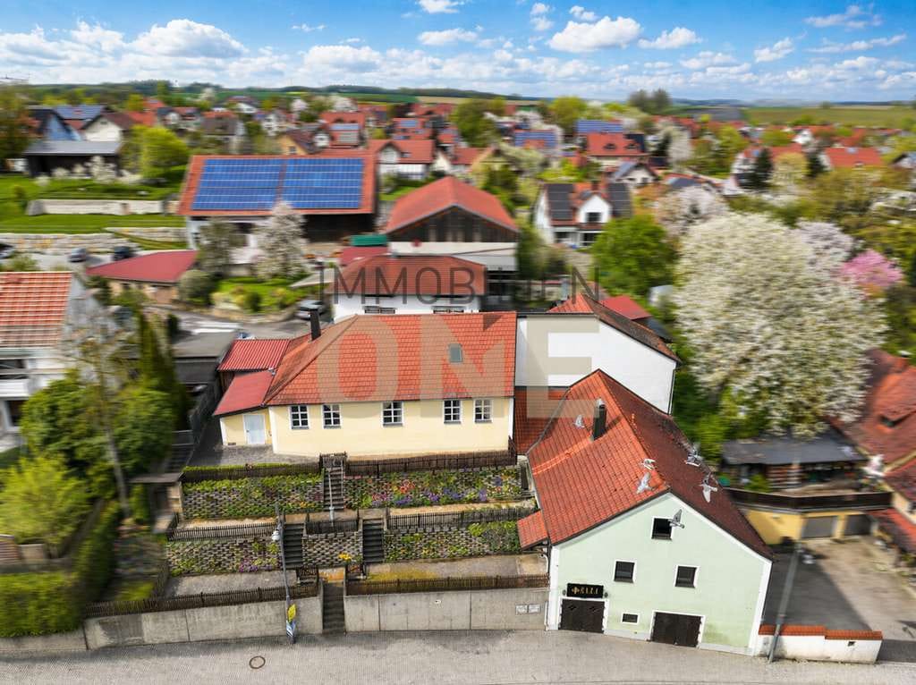 Immobilie in Schierling - Kernsaniertes Wohnhaus, Gastro-/Gewerbefläche und sanierungsbed. Wohnung darüber - Bild 0