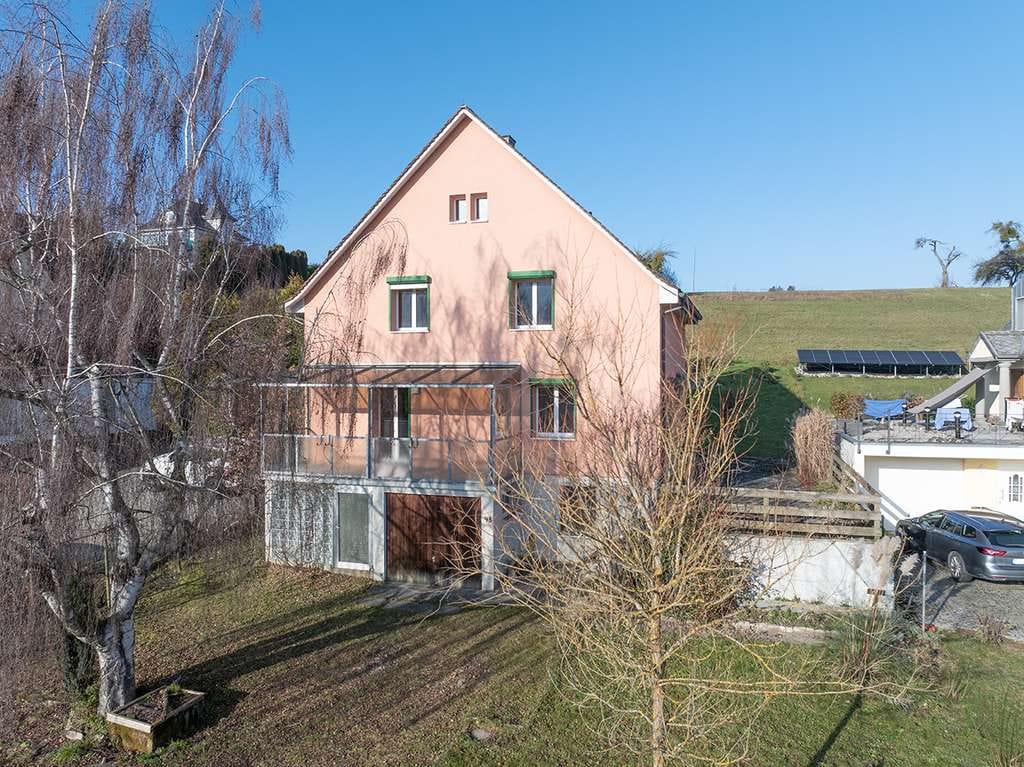 Immobilie in Büsingen am Hochrhein - Älteres, freistehendes 5,5-Zimmer-Einfamilienhaus in Büsingen auf grossem Grundstück - Bild 3