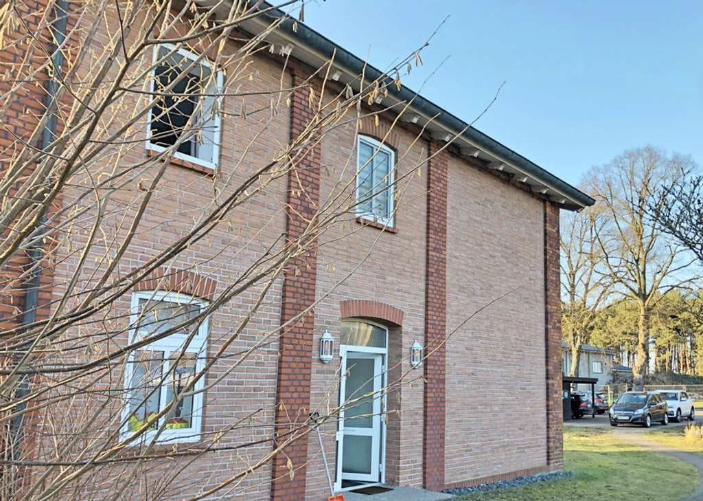 Immobilie in Lüdersdorf - Wohnhaus mit 3 WE und einem noch abzutrennenden Baugrundstück - Bild 1