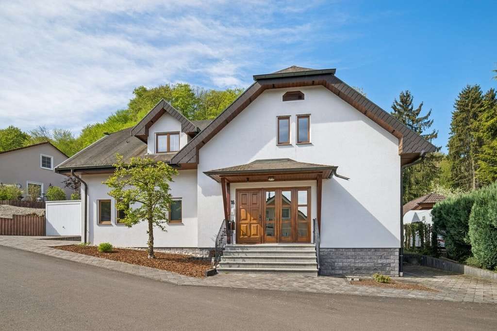 Immobilie in Hintertiefenbach - Provisionsfrei – Großzügiges, helles Haus mit Einliegerwohnung und traumhaftem Garten - Bild 0