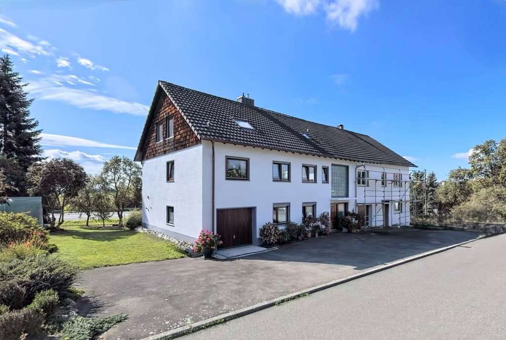 Immobilie in Neuhausen ob Eck - Familienhaus mit XXL Werkstatt - Bild 1