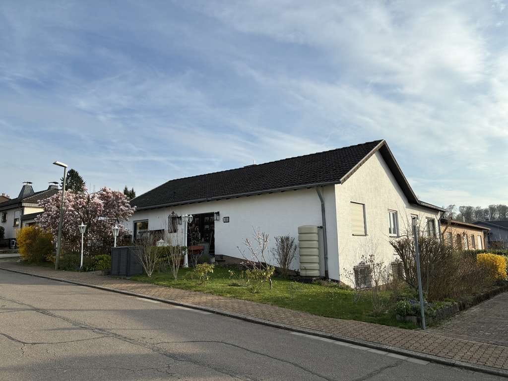 Immobilie in Riegelsberg - Maklerfrei & Sackgasse: Großzügiges Haus in Riegelsberg - Bild 0