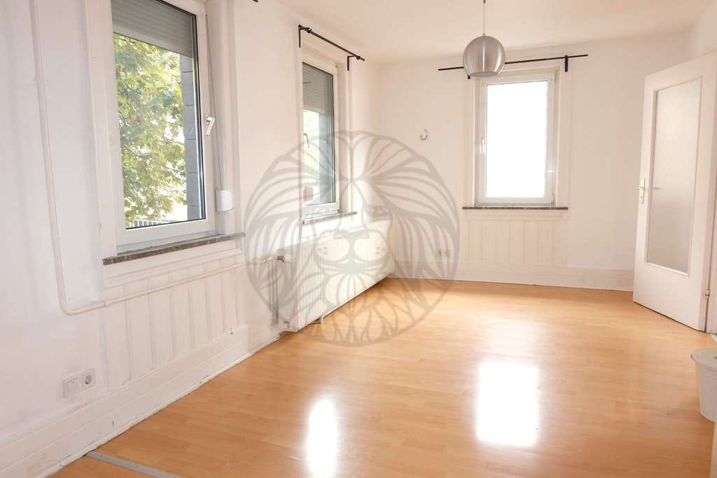 Immobilie in Neu-Anspach - Neu-Anspach! Freistehendes Haus mit 5 Zimmern auf kleinem Grundstück. - Bild 3