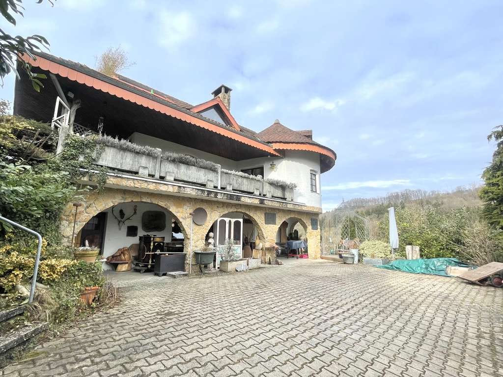 Immobilie in Michelfeld - Stilvolle Landhausvilla mit traumhafter Aussicht - Bild 2