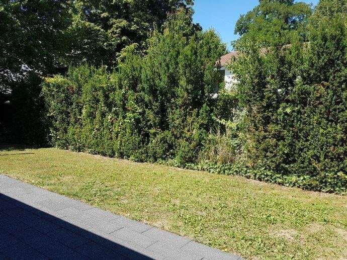 Immobilie in Oberstenfeld - Freistehendes Haus mit zwei Garagen, voll ausgebautem OG sowie einem großen Hobbyraum im UG. Auch für Großfamilie oder als Generationenhaus nutzbar. - Bild 3