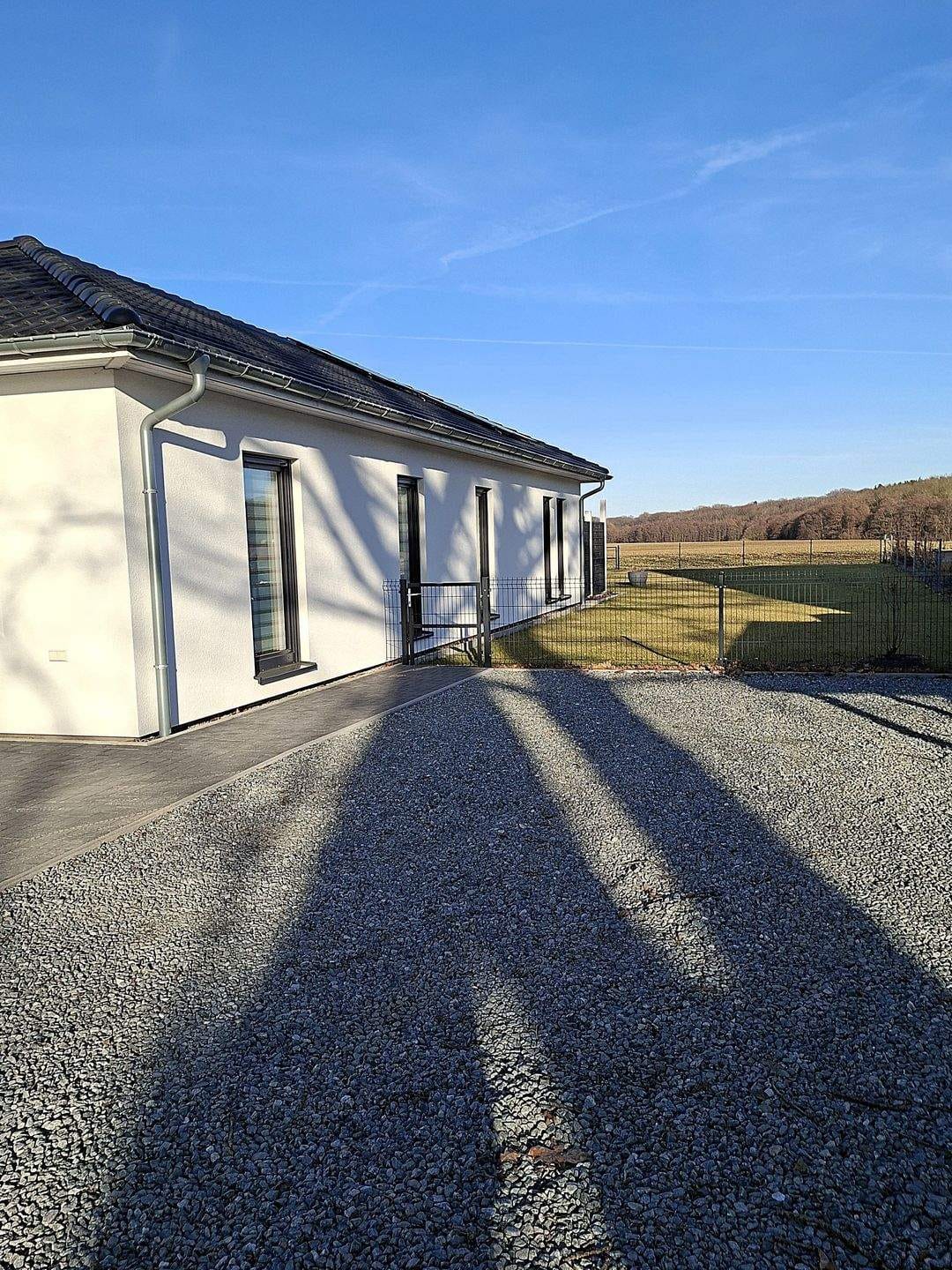 Immobilie in Dettmannsdorf - EH40 (A+) Bungalow von 2023 auf 885m² in 18334 Dettmannsdorf - 113m² Wohnfläche - 5 Zimmer - inkl. Küche, PV, Gartenhaus und wunderschöner Aussicht - Bild 4