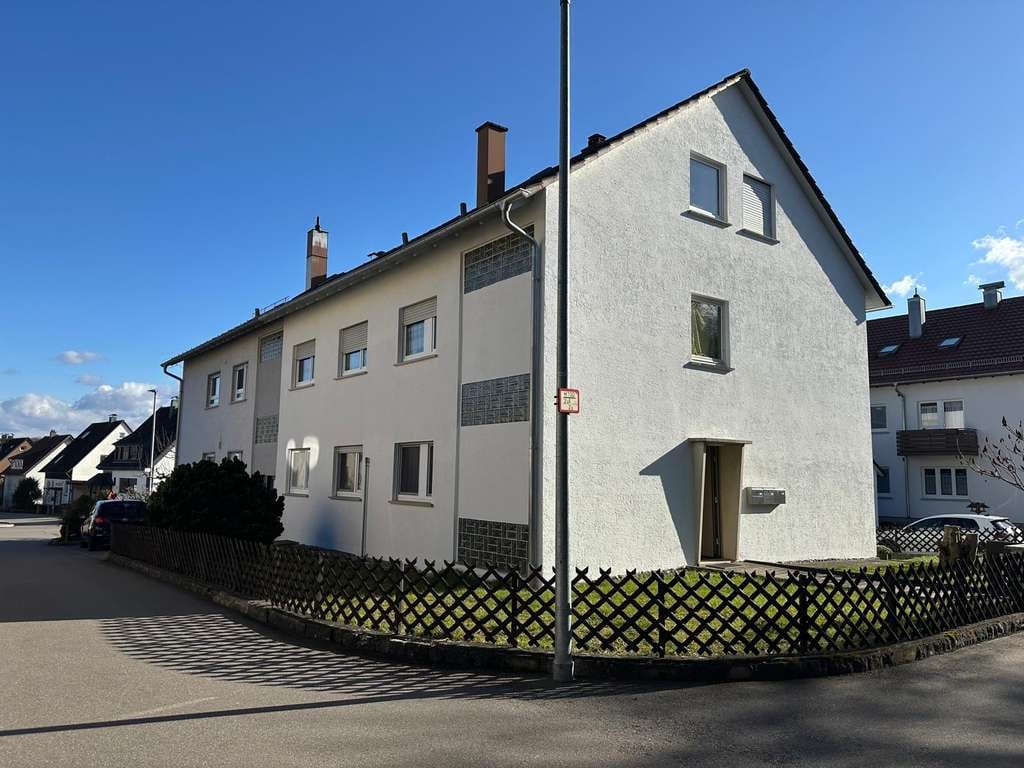 Immobilie in Ehningen - Gut vermietetes 3 Familienhaus Provisionsfrei zu verkaufen. - Bild 0