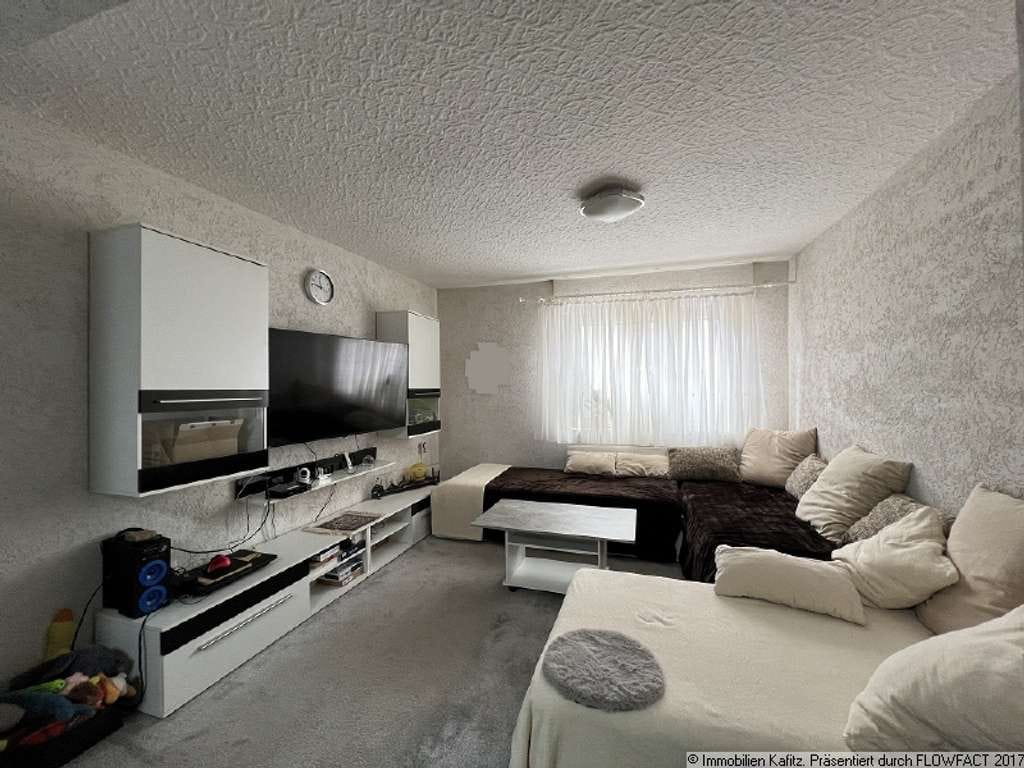 Immobilie in Hermersberg - Freistehendes Zweifamilienhaus mit großer Garage und Garten - Bild 3