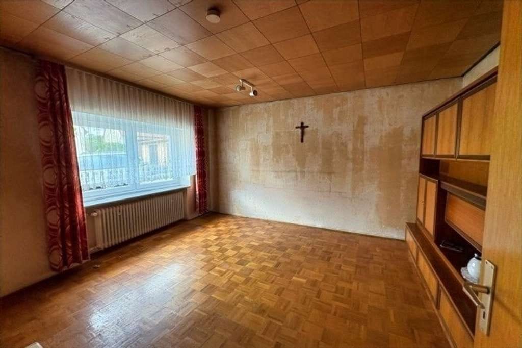 Immobilie in Altdorf bei Nürnberg - Großes EFH mit angrenzender Scheune und Nebengebäuden in Altdorf OT Eismannsberg - Bild 1