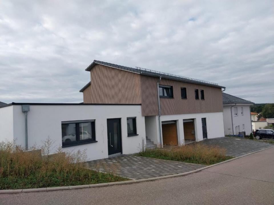 Immobilie in Jagstzell - Wunderschöne, helle 4,5 Zi Neubau-Wg mit großer Dachterrasse, PV-Anlage, Garage u. Stellplatz - Bild 3