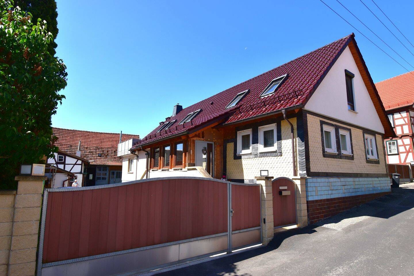 Immobilie in Kühndorf - Einfamilienhaus mit Einliegerwohnung  - Bild 1