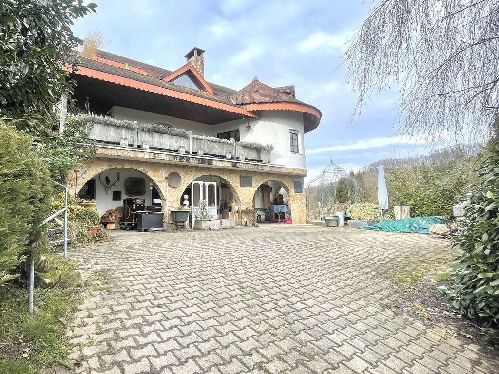 Immobilie in Michelfeld - Stilvolle Landhausvilla mit traumhafter Aussicht - Bild 1