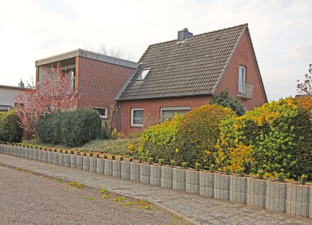 Immobilie in Klein Rönnau - Einfamilienhaus mit möglichem Baugrundstück in Klein Rönnau - Bild 2