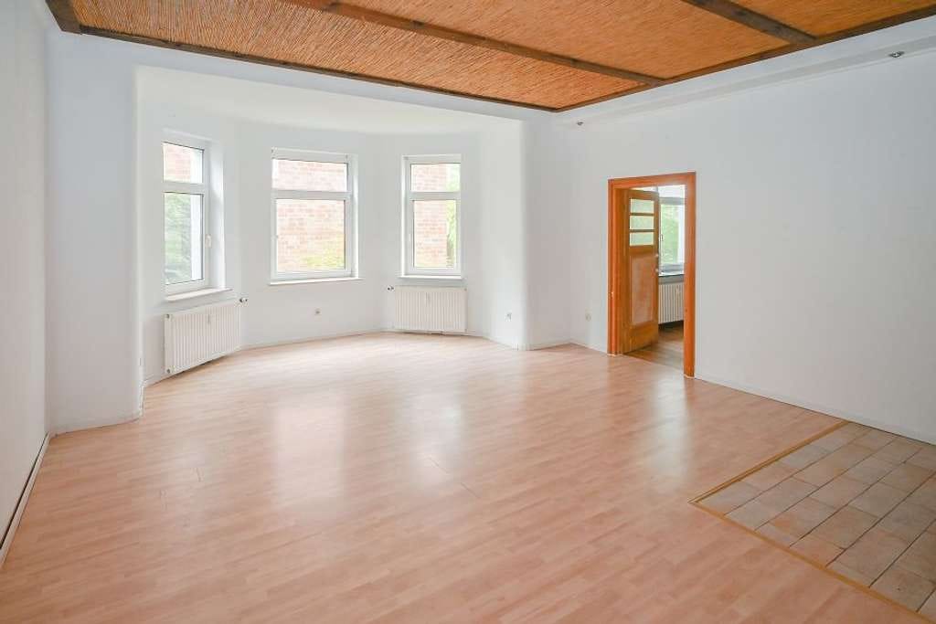 Immobilie in Bad Oeynhausen - Charmante 4-Zimmer-Eigentumswohnung mit Terrasse! - Bild 0