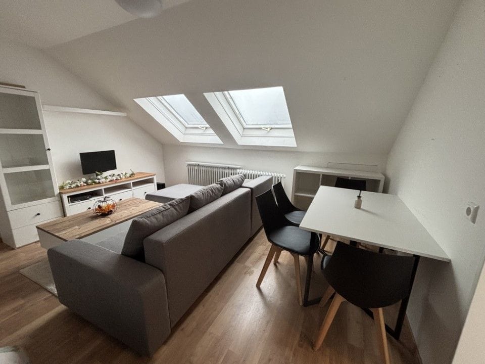 Immobilie in Ehningen - Charmante 2-Zimmer Wohnung inkl. Stellplatz&Einbauküche, Möbel-sofort verfügbar! - Bild 3