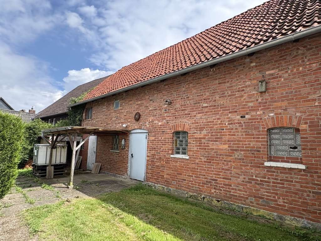 Immobilie in Lüdersfeld - KARSTEN IMMOBILIEN ermöglicht Ihnen: Bauernhaus mit viel Potenzial sucht Handwerker - in Lüdersfeld - Bild 2