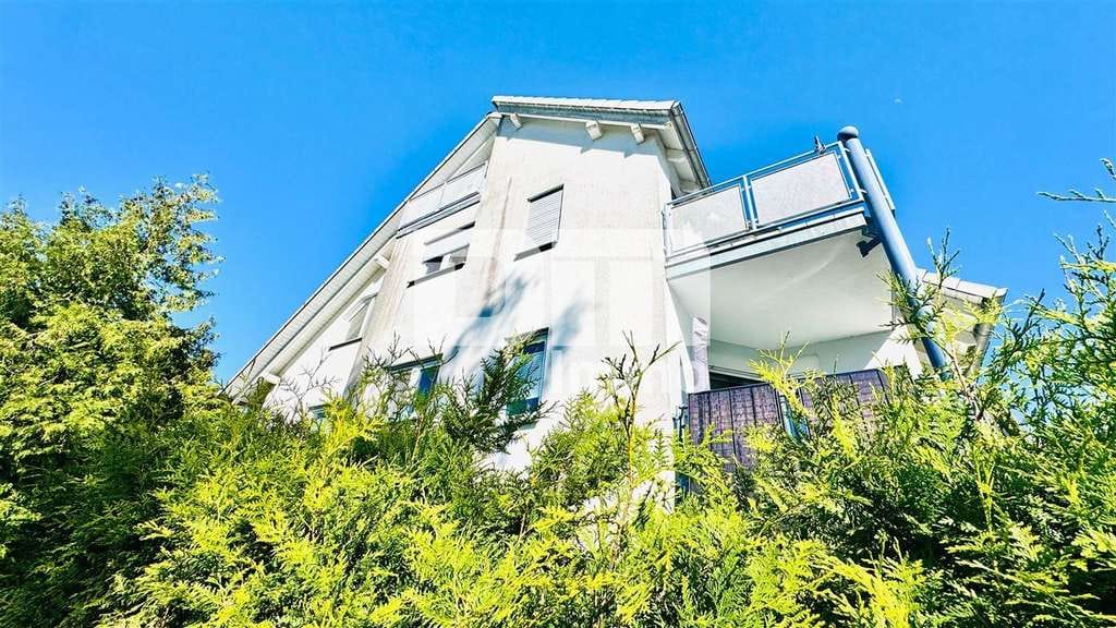 Immobilie in Bad Emstal - Gepflegte Maisonette Wohnung mit Studio 2x Balkon und PKW Stellplatz in Traumlage - Bild 3