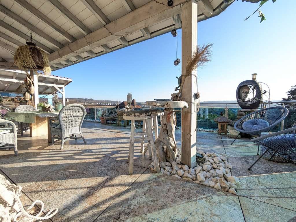 Immobilie in Molzhain - Exklusives Wohnerlebnis: Traumhaftes Einfamilienhaus mit zwei Einliegerwohnungen, Weitblick & Baupot - Bild 1