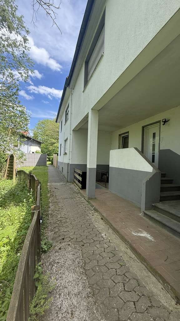 Immobilie in Detmold - Mehrfamilienhaus mit 3 Einheiten, großem Grundstück & sofortigem Cashflow – 2.100 m² Grundstück - Bild 1