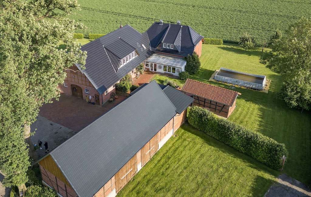 Immobilie in Visbek - Historisches Hofanwesen mit modernisiertem Wohnhaus, Nebengebäuden und weitläufigem Grundstück - Bild 1
