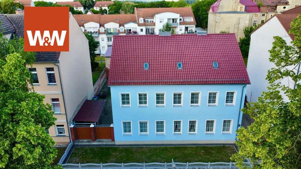 Immobilie in Jüterbog - Saniertes und freistehendes Einfamilienhaus mit Nebengelass und Einliegerwohnung zu verkaufen! - Bild 0
