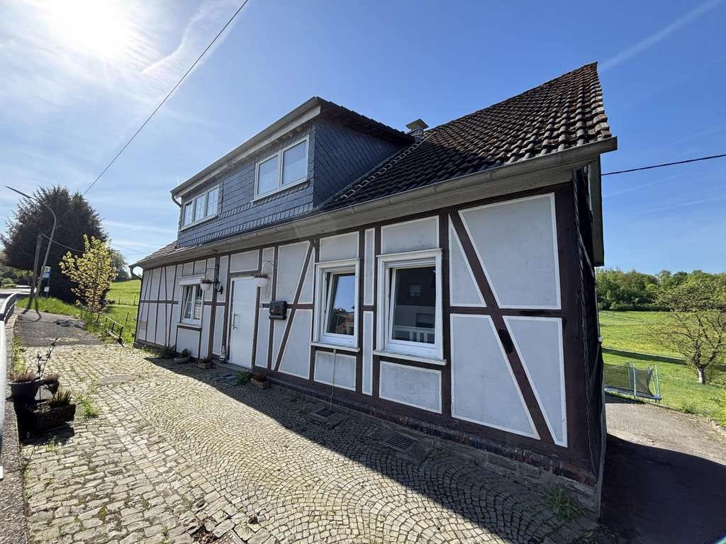 Immobilie in Reichshof - Saniertes Eigenheim mit Platz für die ganze Familie! - Bild 3