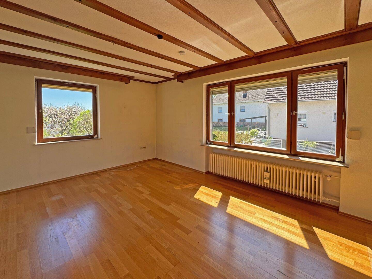 Immobilie in Marktrodach - Einfamilienhaus in gepflegter Wohnsiedlung - viel Raum für Ihre Ideen - Bild 4