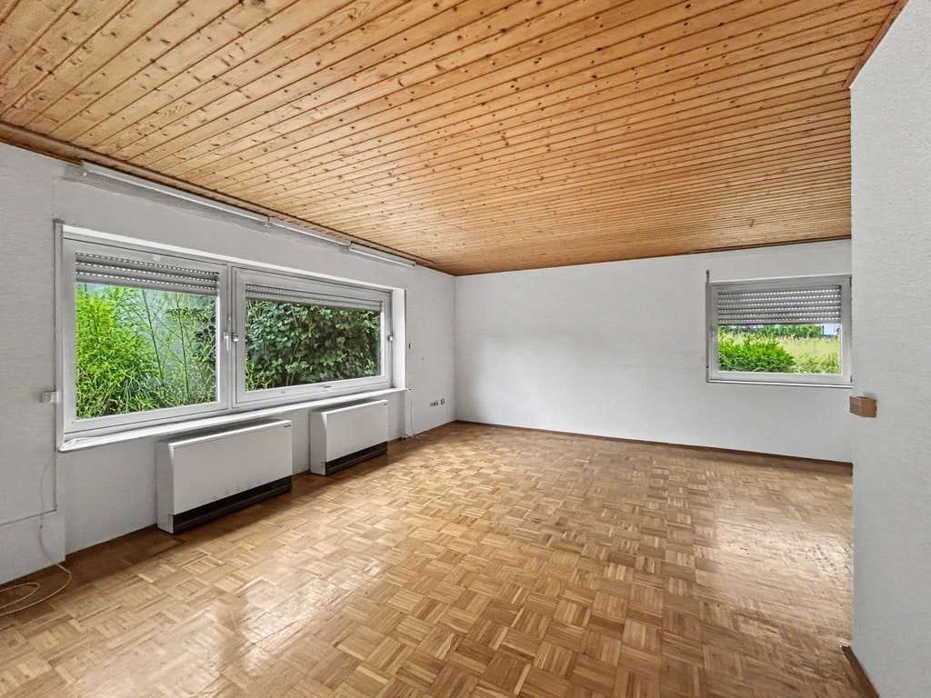 Immobilie in Maintal - Teilvermietetes Mehrfamilienhaus mit Potenzial und drei Parteien in Wachenbuchen - Maintal - Bild 2