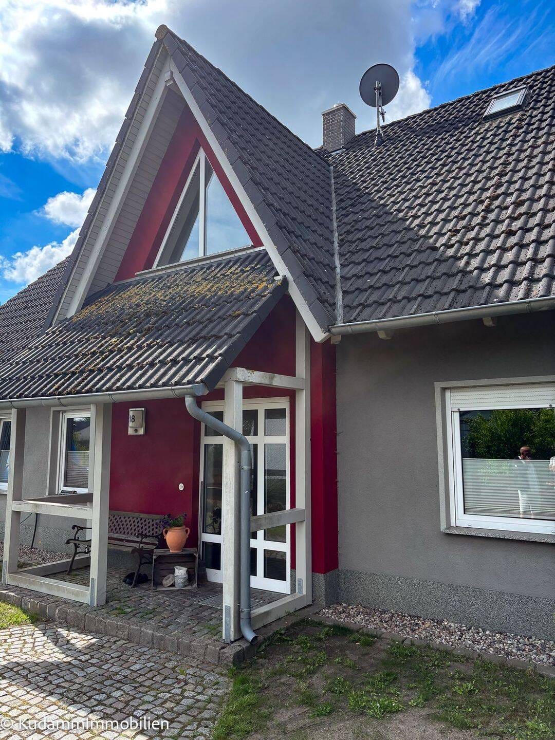 Immobilie in Pritzwalk - Charmantes Einfamilienhaus – Wohnen mit Komfort, Nachhaltigkeit und Wohlfühlambiente - Bild 1