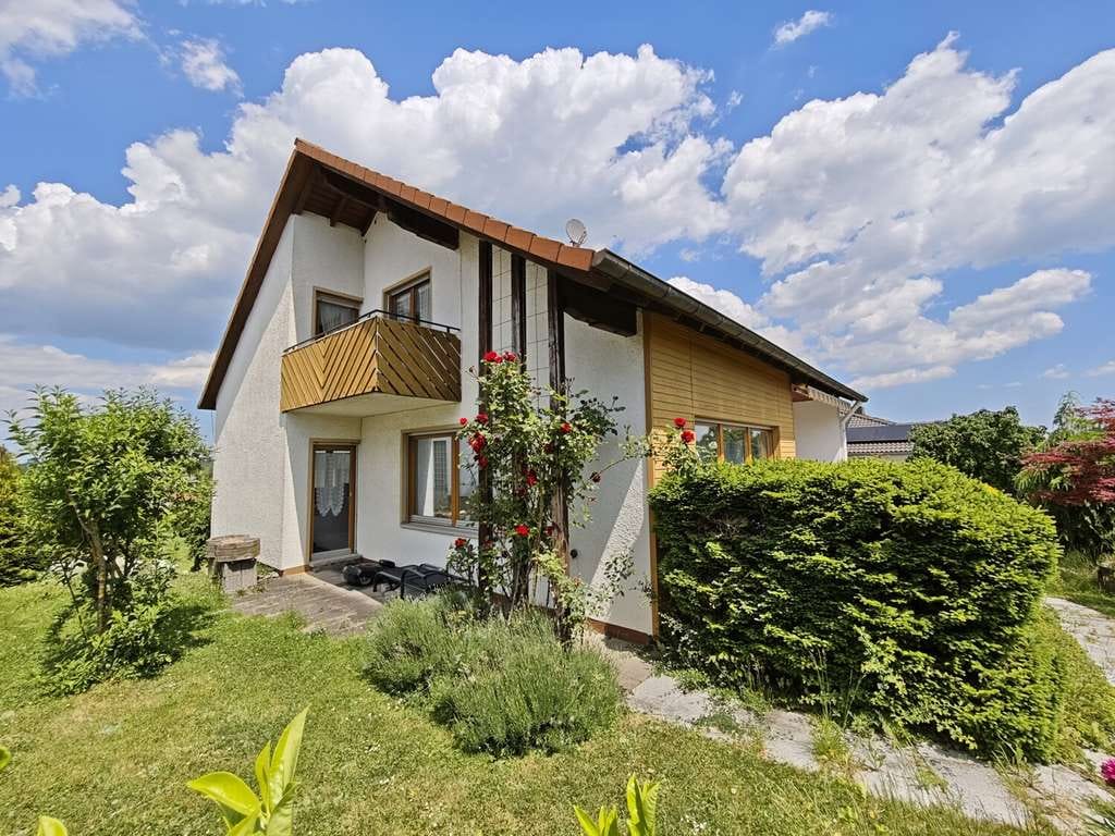 Immobilie in Bodelshausen - Großzügiges Raumwunder mit sonnigem Südgarten, Terrasse und großer Loggia in Bodelshausen - Bild 1
