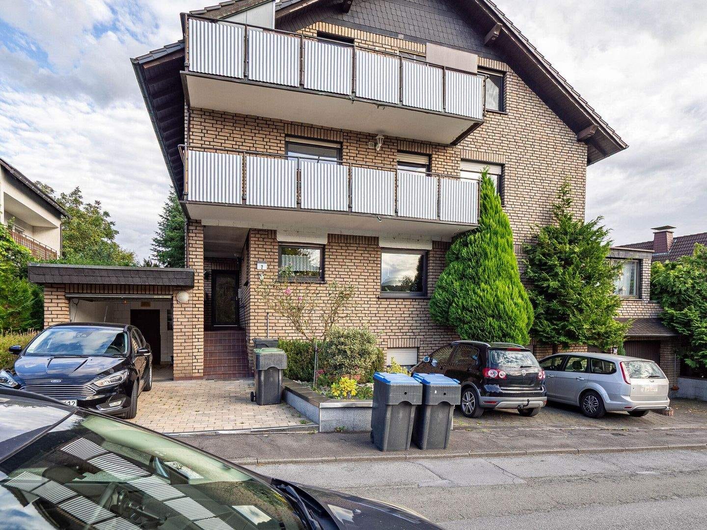 Immobilie in Arnsberg - Solide Kapitalanlage: Teilvermietetes Mehrfamilienhaus in Oeventrop! - Bild 2