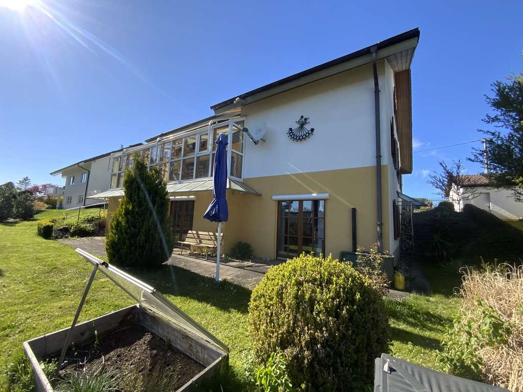 Immobilie in Bösingen - Stattliches  Bau-Unternehmer-Haus mit Einliegerwohnung und Ausbaumöglichkeit im großzügigen DG - Bild 3